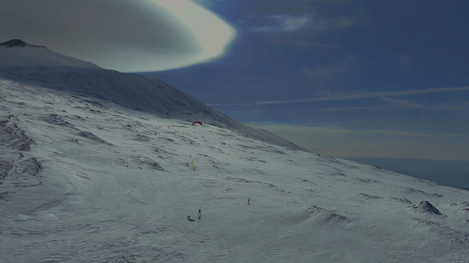 Snowkite hero