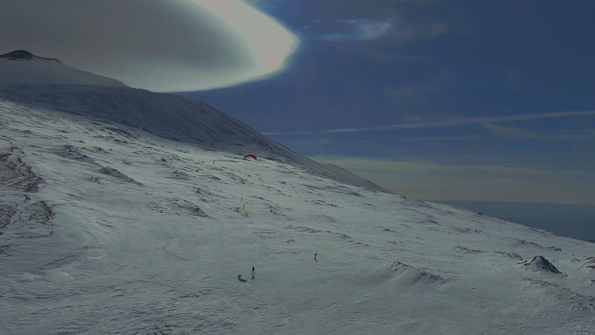Snowkite hero